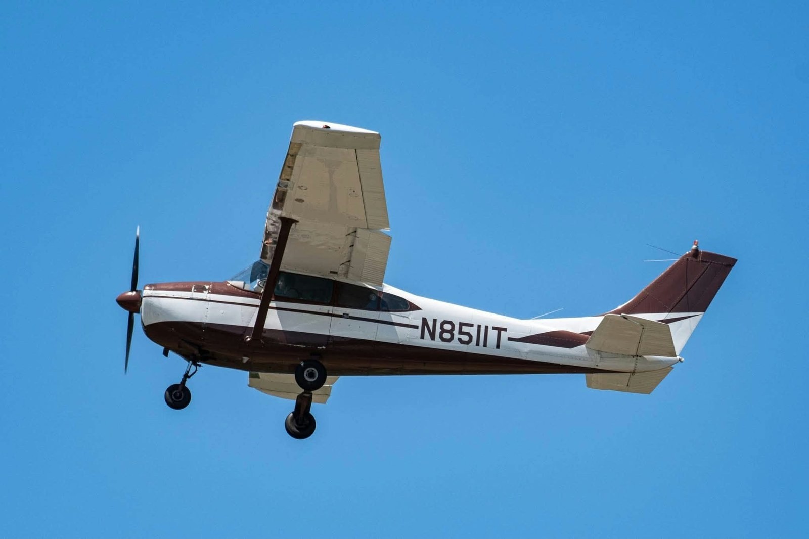 1960 Cessna 182C Skydiving Aircraft (N8511T)